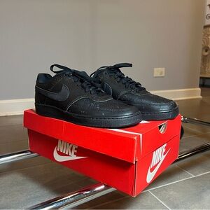 Brand new Men's Court Vision Low Sneaker